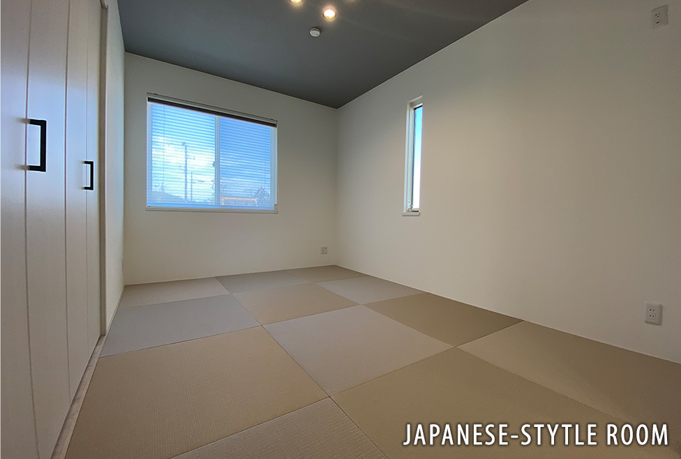 JAPANESE-STYTLE ROOM