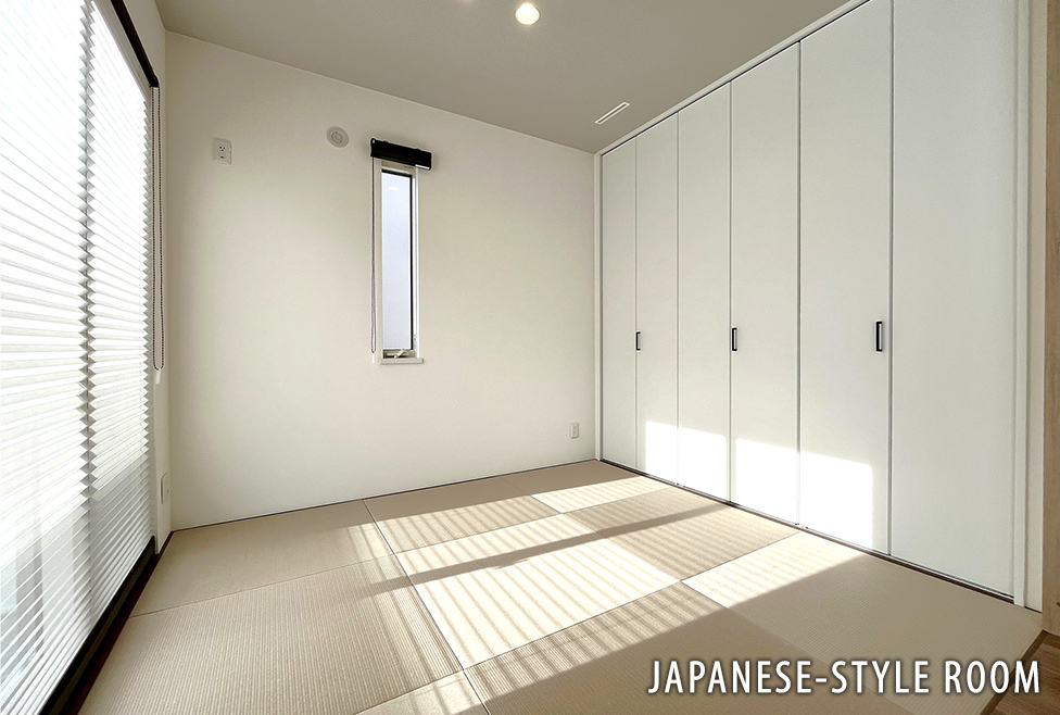 JAPANESE-STYLE ROOM