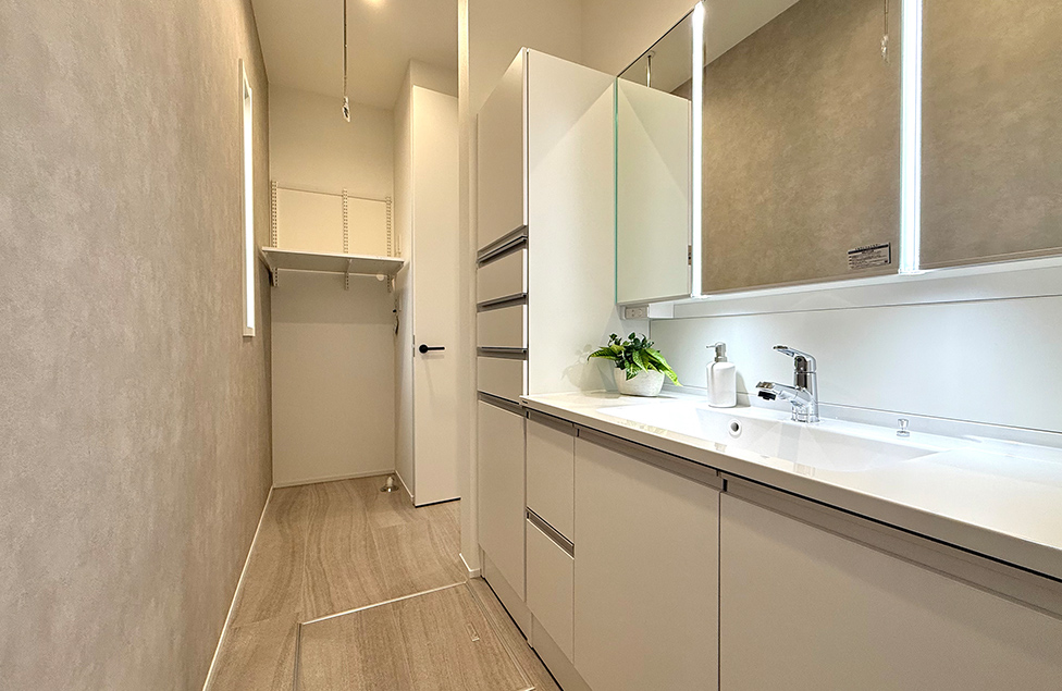 POWDER ROOM
