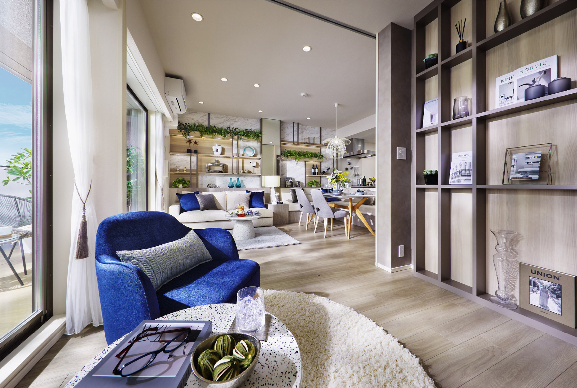 FAMILY ROOM