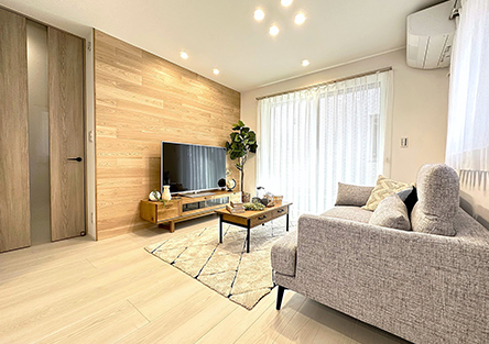 WOOD ACCENT