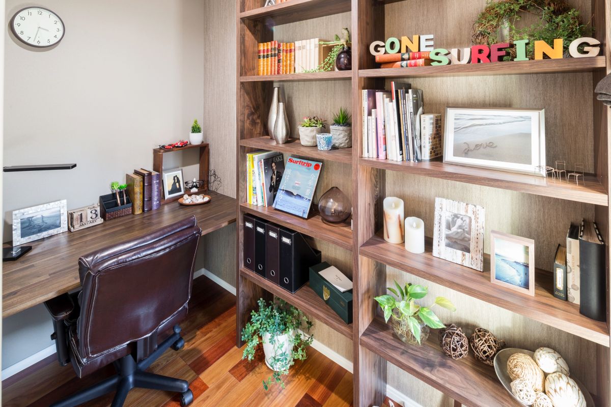 2階子世帯主寝室の一画に設けた書斎。趣味にも在宅ワークにも集中できる個室タイプです。