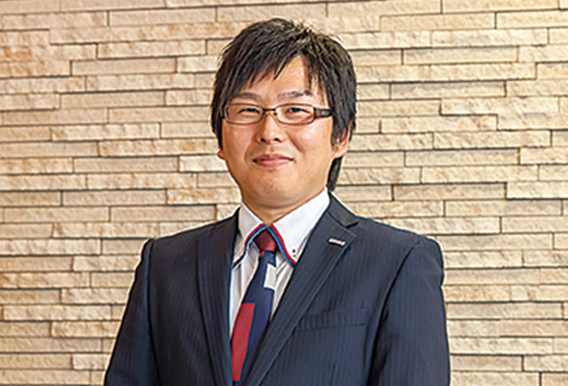 担当者写真:村上健太郎