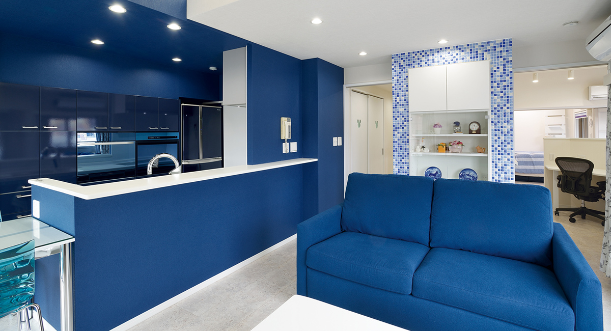 白とブルーの快適空間に一新し、築19年のマンションを、安心・快適に。好きなカラーでコーディネートしました。 Ｍさま邸（東京都） - リフォーム実例集  - パナソニック リフォーム株式会社 - Panasonic
